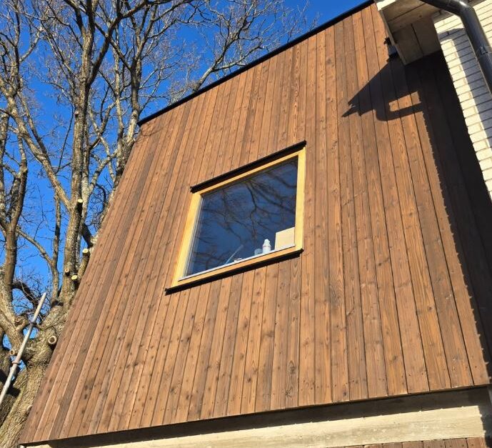 Charred wood Yakisugi fasad Förkolnat trä i sverige